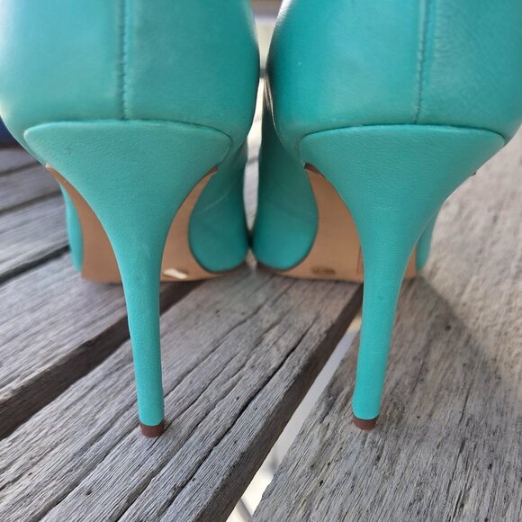 Sz 8 NWOTs Vince Camuto "Savilla" Pointed-Toe Leather Pumps Seafoam Green - Picture 6 of 9